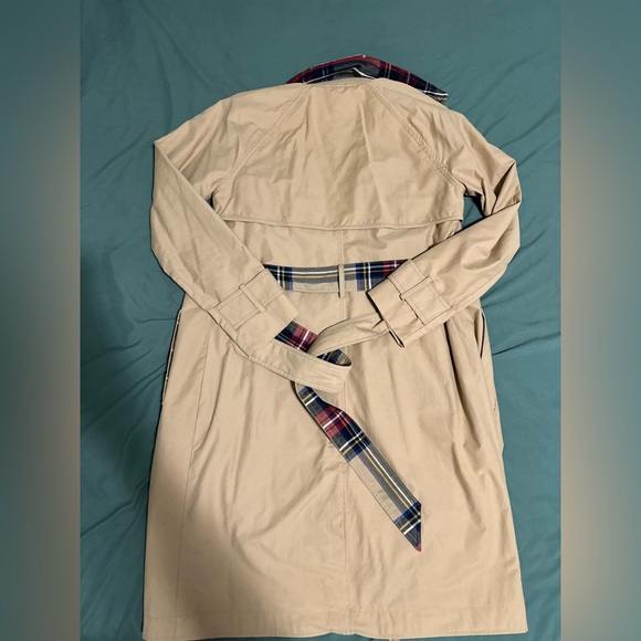 Abercrombie & Fitch Beige Trench Coat with Plaid Accents - Picture 8 of 11